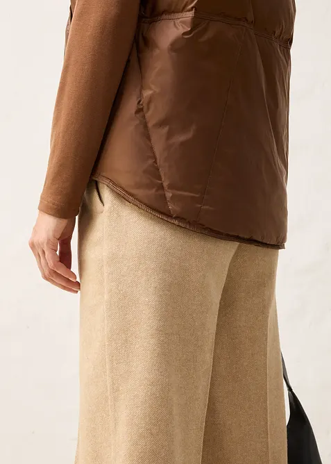 Pro&scaron;&iacute;van&aacute; vesta s recyklovan&yacute;m prachov&yacute;m peř&iacute;m, bonprix