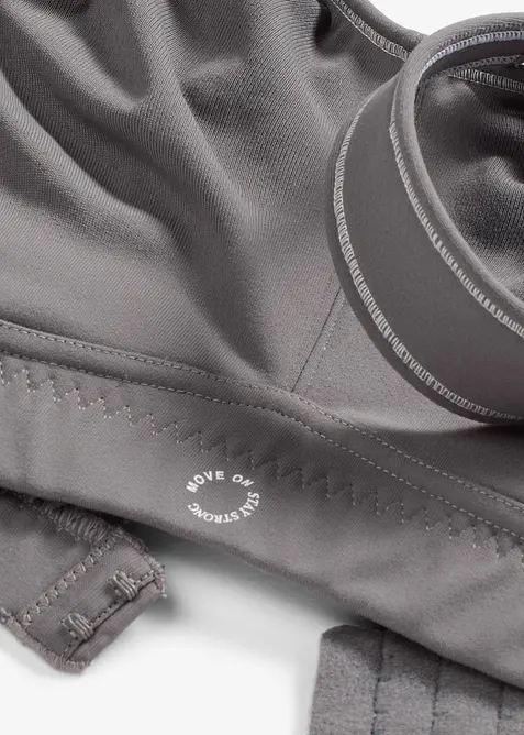 Sportovn&iacute; podprsenka se středn&iacute; oporou, s bavlněn&yacute;m povrchem, bonprix