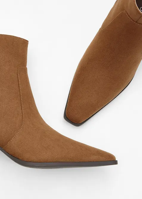 Kotn&iacute;kov&aacute; obuv se &scaron;irok&yacute;m podpatkem, bonprix