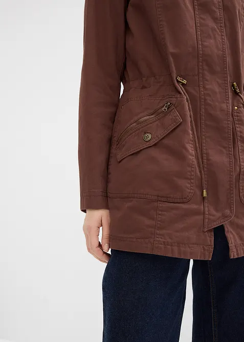 Kr&aacute;tk&aacute; bavlněn&aacute; parka se stoj&aacute;čkem, vypasovan&aacute;, bonprix