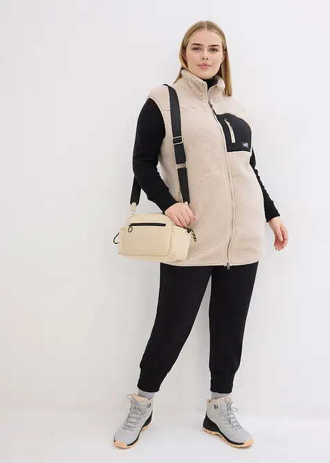 Vesta z medv&iacute;dkov&eacute;ho fl&iacute;su, bonprix