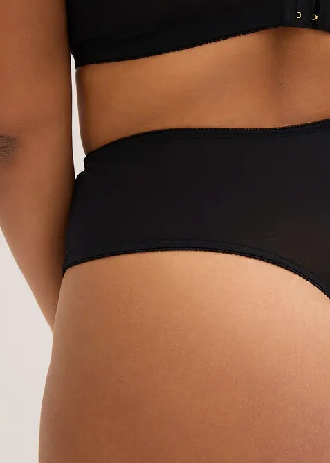 Vysok&eacute; kalhotky tanga s jemnou krajkou, bonprix