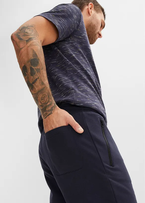 Tepl&aacute;kov&eacute; bermudy s praktick&yacute;mi kapsami na zip, bonprix