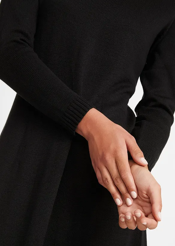 Pletené šaty s rozšiřujícím se střihem, bonprix