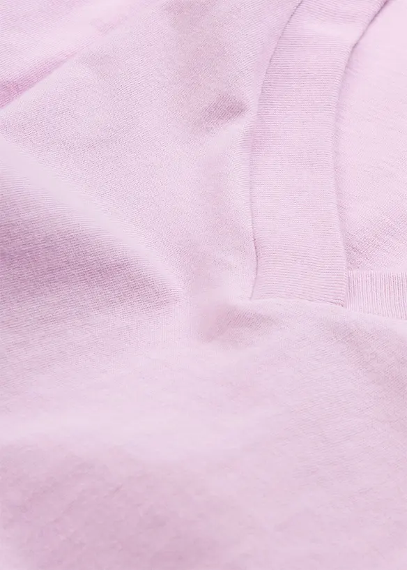 Dlouh&eacute; tričko se &scaron;irok&yacute;m střihem a s v&yacute;střihem do V, kr&aacute;tk&yacute; ruk&aacute;v (5 ks v balen&iacute;), bonprix