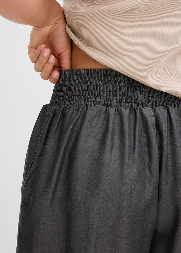 &Scaron;ortky bez zap&iacute;n&aacute;n&iacute;, s nab&iacute;ran&yacute;m pasem, bonprix