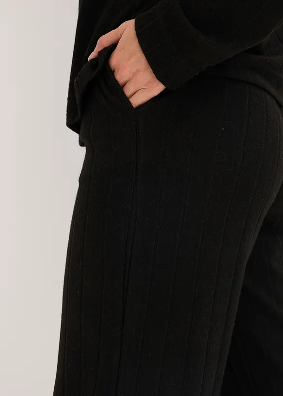 Dom&aacute;c&iacute; souprava z měkk&eacute;ho žebrovan&eacute;ho materi&aacute;lu, oversize, bonprix