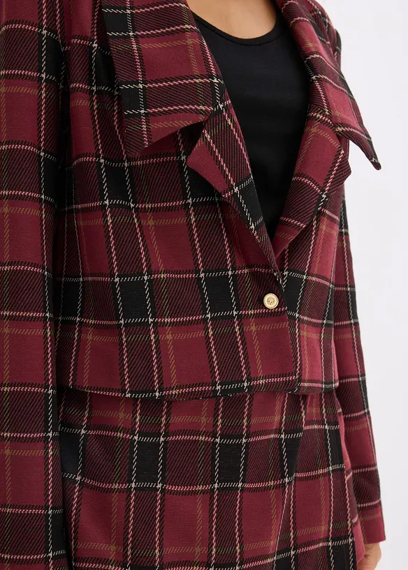 Krátký blejzr s ozdobným knoflíkem, bonprix