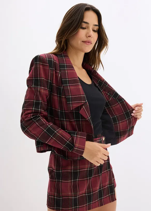 Krátký blejzr s ozdobným knoflíkem, bonprix