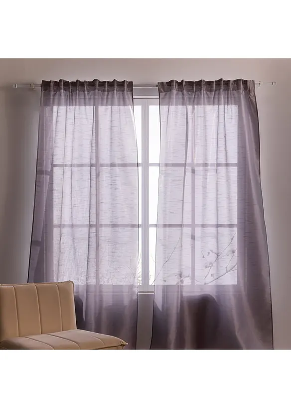 Z&aacute;věs s lehk&yacute;m leskl&yacute;m efektem, tak&eacute; extradlouh&yacute; (1 ks v balen&iacute;), bonprix