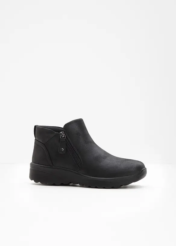 Kotníková obuv značky Skechers, Skechers