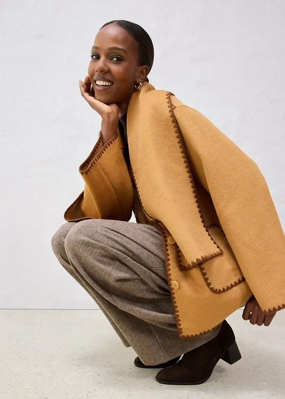 Vlněný kabátek s ozdobnou výšivkou (2dílná souprava se šálou), bonprix