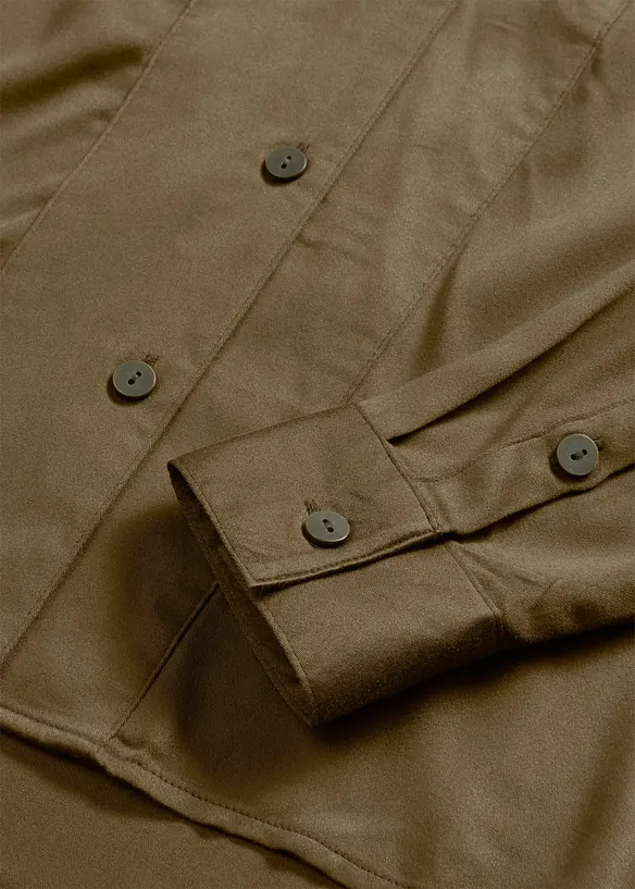 Košilová halenka ze splývavého saténu, bonprix