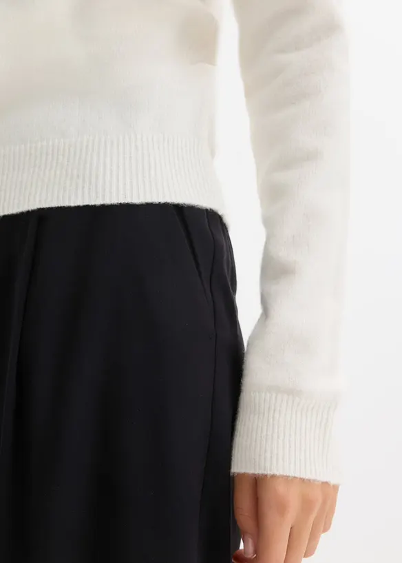 Oversize svetr s výstřihem Carmen, bonprix