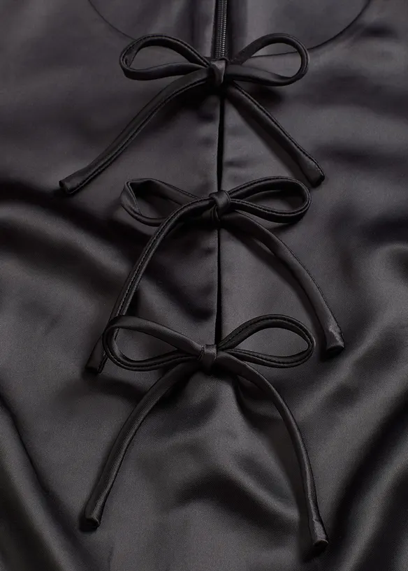 Minišaty z lesklého saténu, bonprix