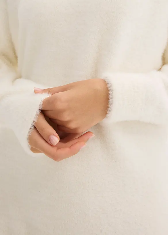 Dlouhý svetr z měkké péřové příze, bonprix