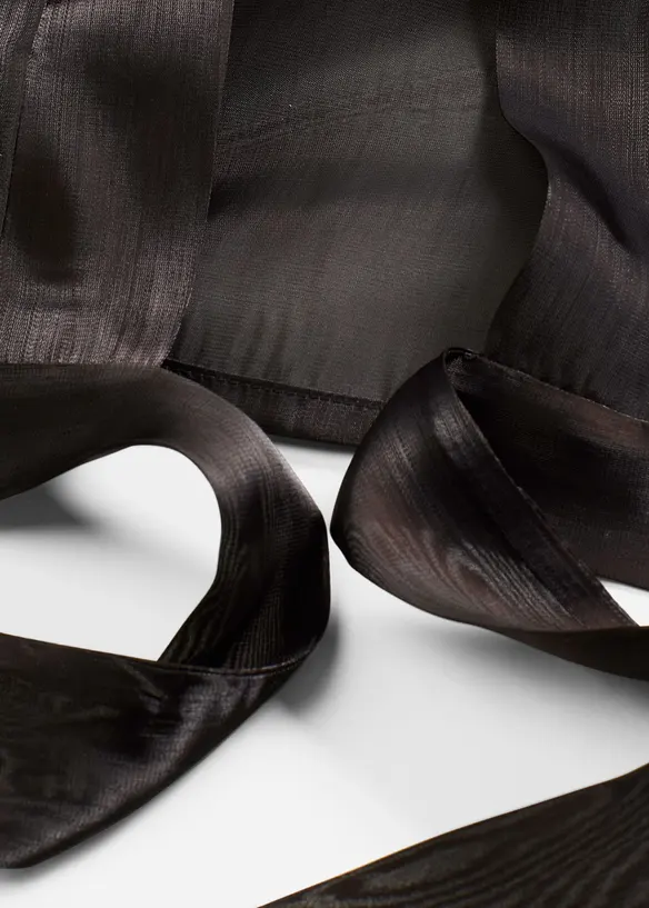 Bolerko z jemného tylu, s ozdobnou vázačkou, bonprix