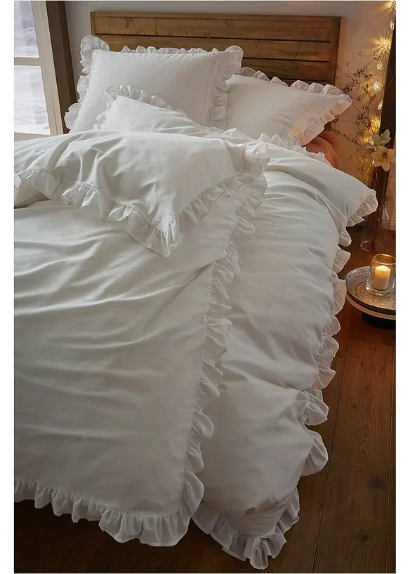 Povlečen&iacute; s vol&aacute;nky, bonprix