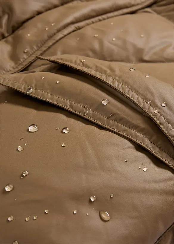 Péřový kabát s recyklovaným peřím, odolný vůči vodě, bonprix