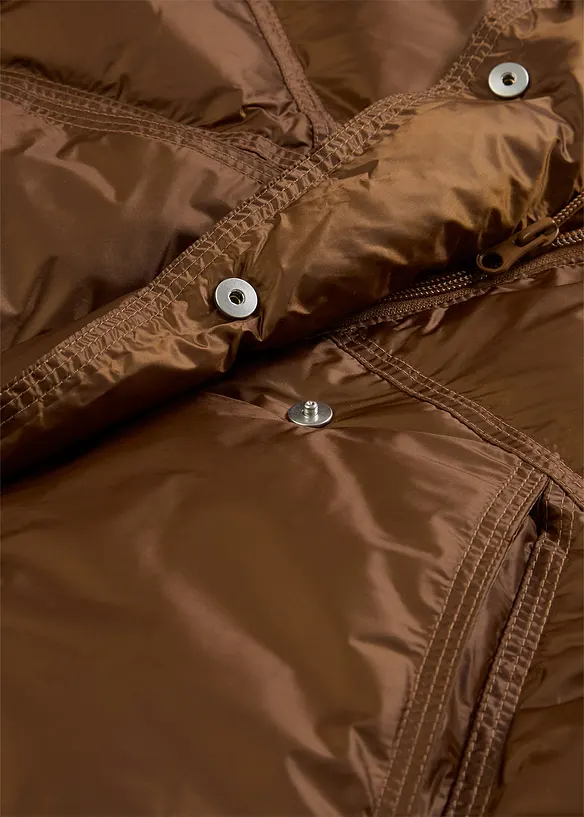 Prošívaná vesta s recyklovaným prachovým peřím, bonprix