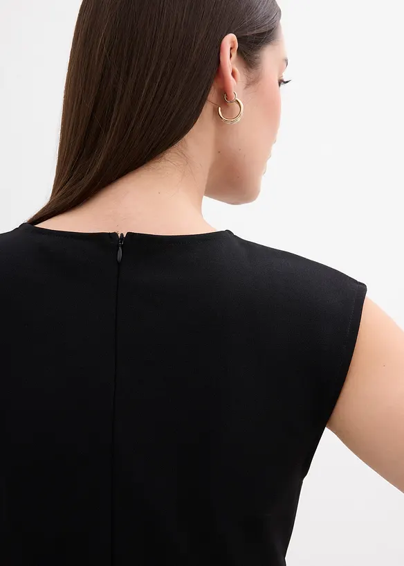 Krepový top s ozdobnou přezkou, bonprix