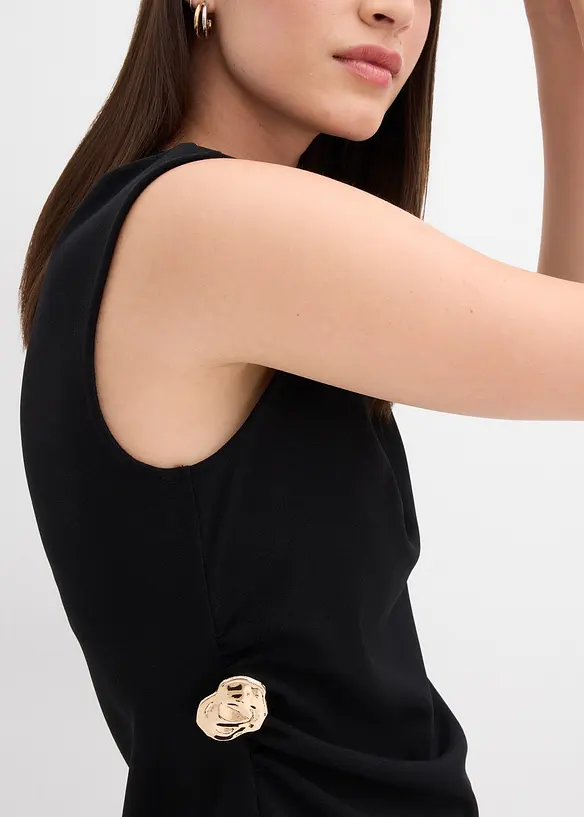 Krepový top s ozdobnou přezkou, bonprix