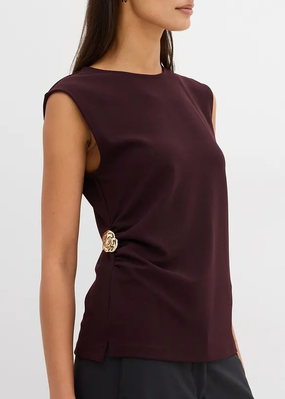 Krepový top s ozdobnou přezkou, bonprix