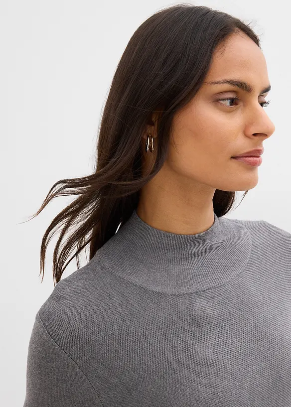 Pletené šaty s áčkovou liní, ze směsi s viskózou, bonprix