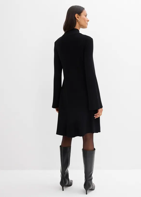 Pletené šaty s áčkovou liní, ze směsi s viskózou, bonprix