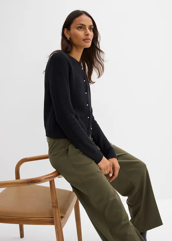 Pleten&yacute; kab&aacute;tek s ozdobn&yacute;mi knofl&iacute;ky, z vlněn&eacute; směsi, bonprix