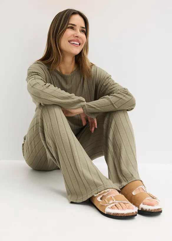 Dom&aacute;c&iacute; souprava z měkk&eacute;ho žebrovan&eacute;ho materi&aacute;lu, bonprix