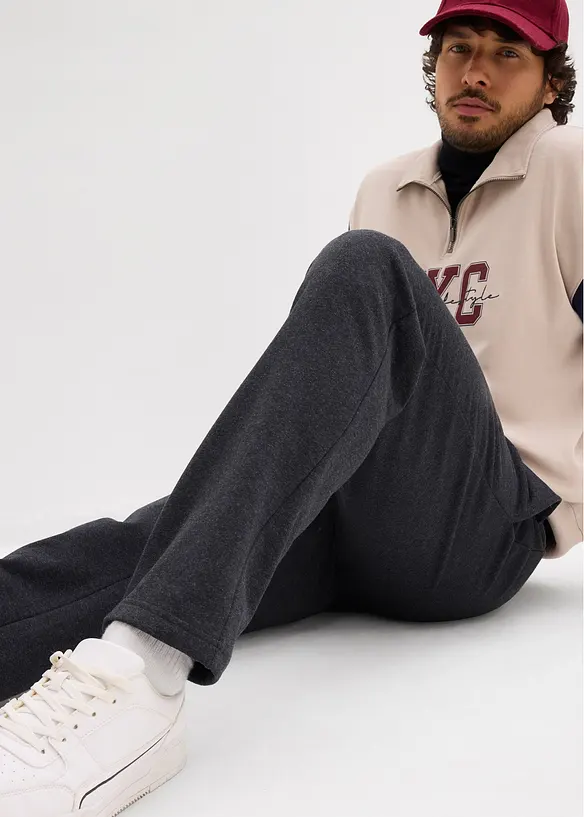 Joggingové kalhoty s rovným spodním okrajem, uvnitř měkce počesané, bonprix