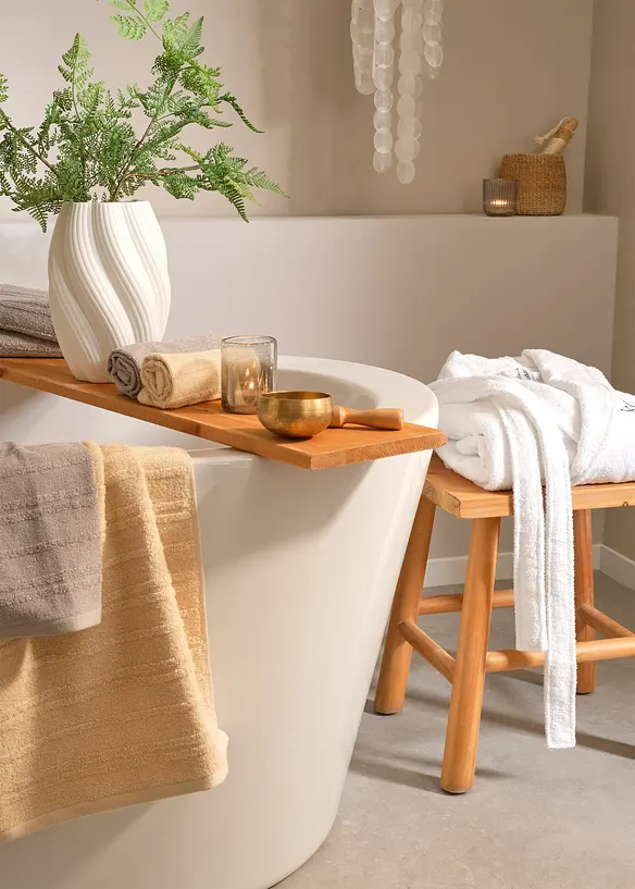 V&aacute;za se st&aacute;čen&yacute;m tvarem, bonprix