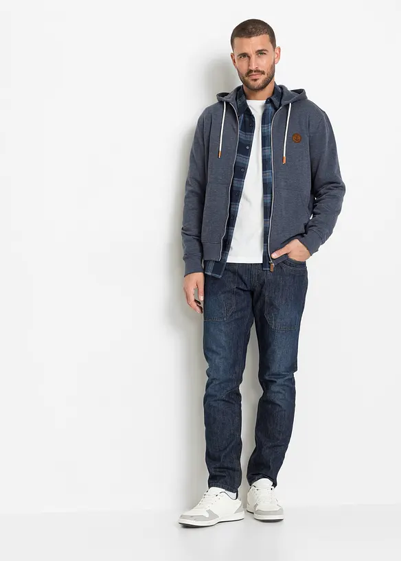 Mikina na zapínání s kapucí a s detaily z umělé kůže, bonprix