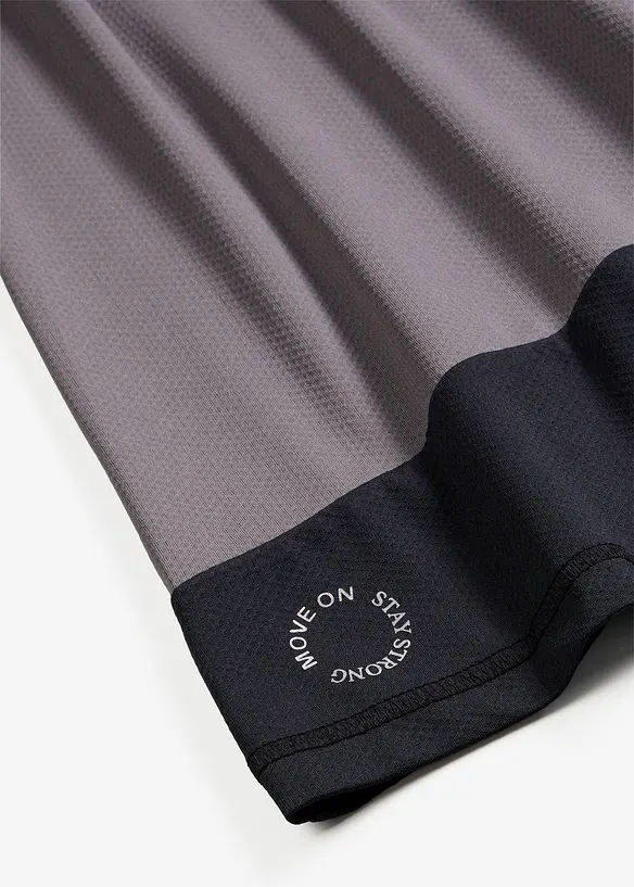 Sportovn&iacute; tričko se strukturovan&yacute;m vzhledem, bonprix