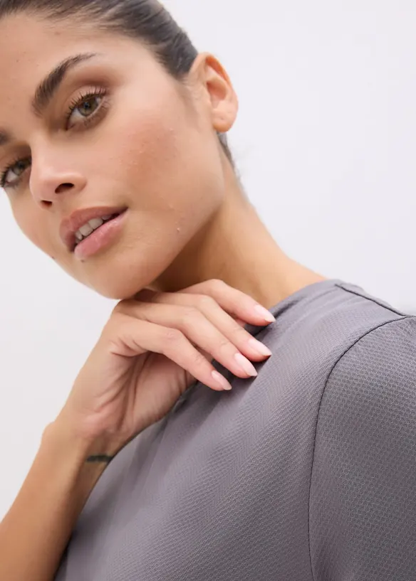 Sportovn&iacute; tričko se strukturovan&yacute;m vzhledem, bonprix