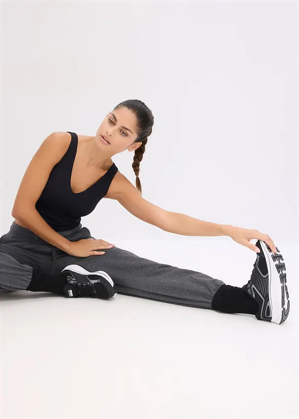 Sportovn&iacute; podprsenkov&yacute; top se středn&iacute; oporou a bavlněn&yacute;m povrchem, bonprix