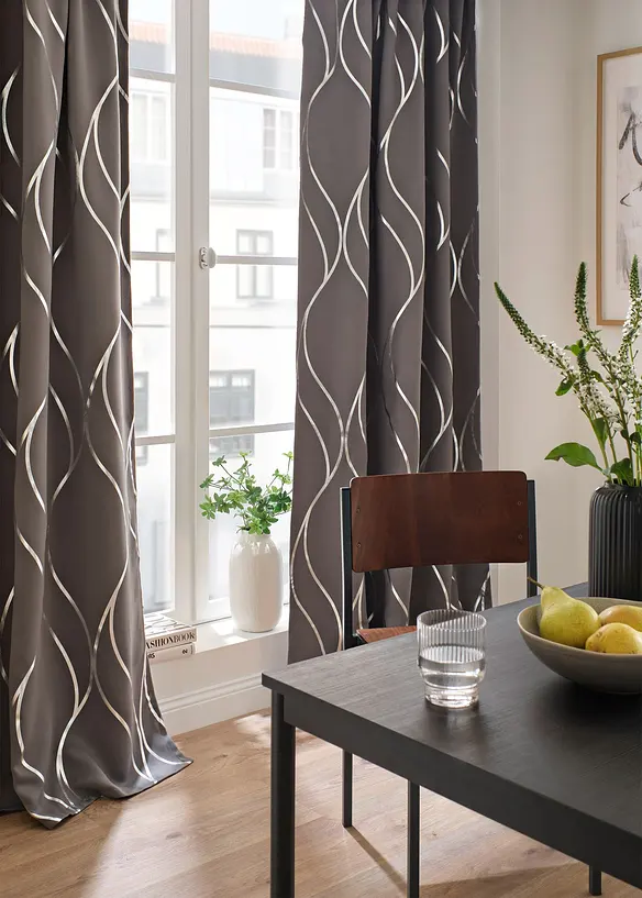 Zastiňuj&iacute;c&iacute; z&aacute;věs s leskl&yacute;m potiskem (1 ks v balen&iacute;), bonprix