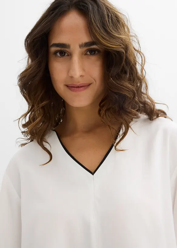 Tunikov&aacute; halenka ze spl&yacute;vav&eacute; visk&oacute;zy, bonprix