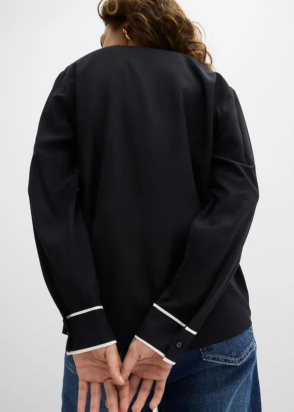 Tunikov&aacute; halenka ze spl&yacute;vav&eacute; visk&oacute;zy, bonprix