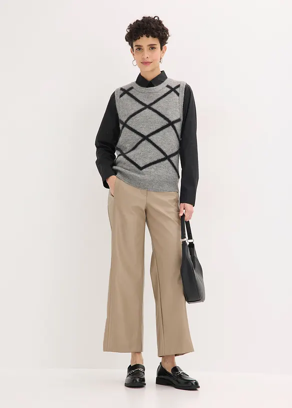 Vesta s peř&iacute;čkovou př&iacute;z&iacute;, bonprix