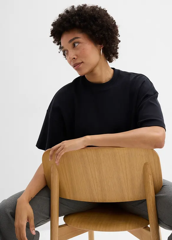 Kr&aacute;tk&eacute; oversize tričko z čist&eacute; těžk&eacute; organick&eacute; bavlny, bonprix