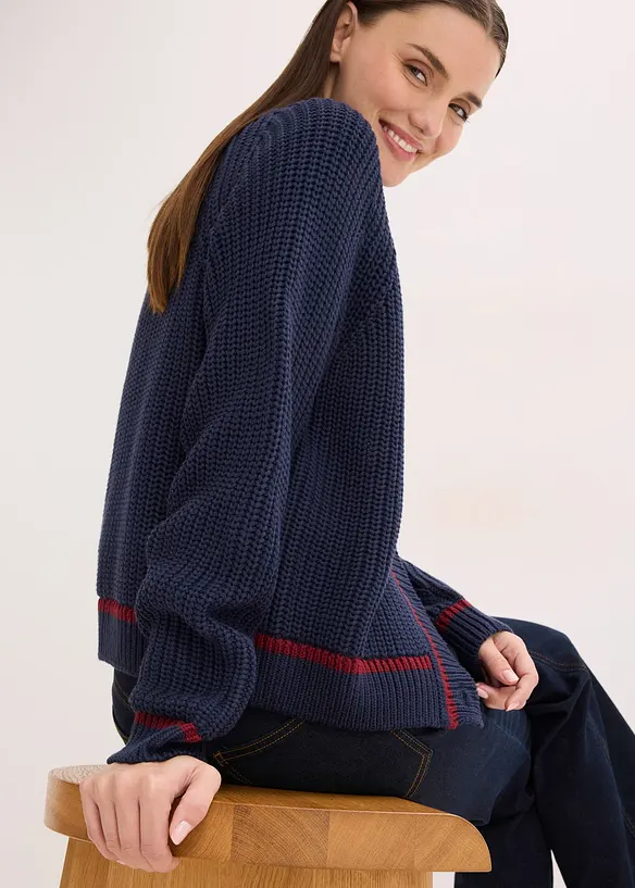 Pleten&yacute; kab&aacute;tek s proužky v kontrastn&iacute; barvě, bonprix