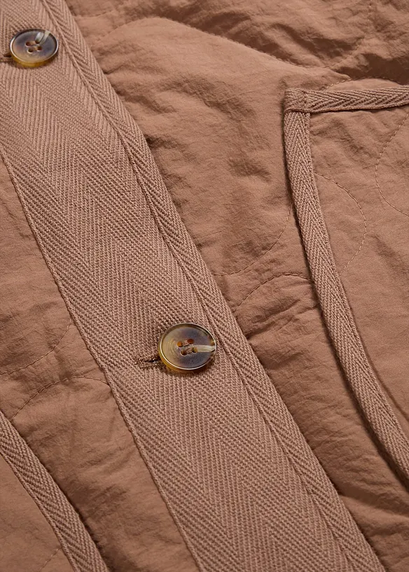 Pro&scaron;&iacute;van&aacute; bunda, bonprix