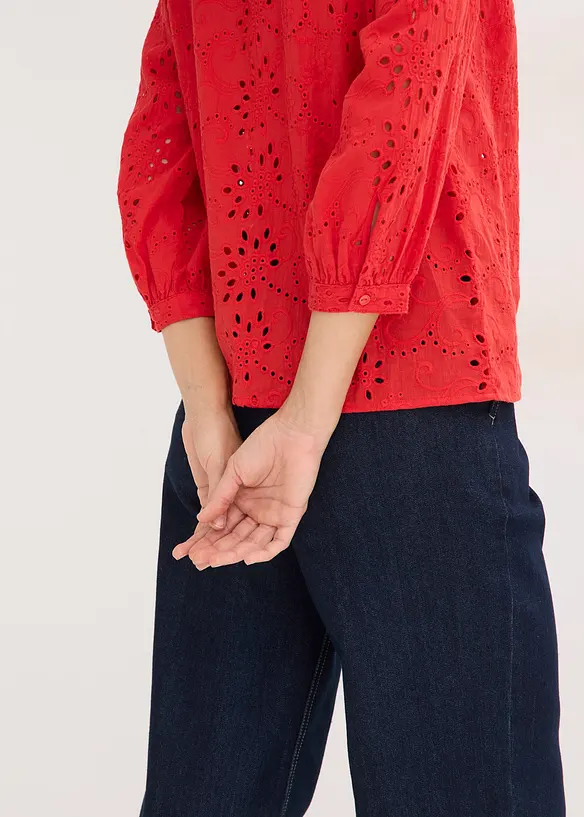 Halenka s d&iacute;rkovanou v&yacute;&scaron;ivkou, bonprix