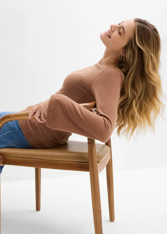 Triko s dlouh&yacute;m ruk&aacute;vem, z měkk&eacute; visk&oacute;zov&eacute; směsi, bonprix