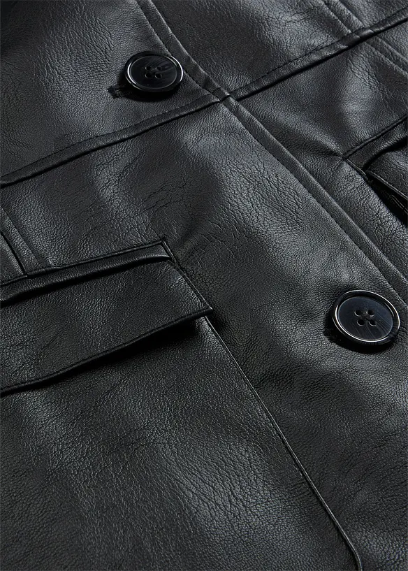 Lehk&yacute; kab&aacute;t z uměl&eacute; kůže s l&iacute;mcem s klopou, vypasovan&yacute;, bonprix