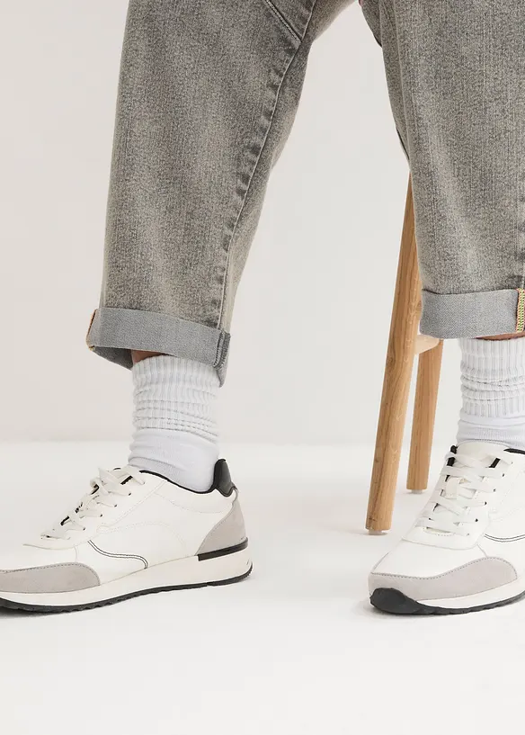 Dž&iacute;ny se sepr&aacute;n&iacute;m ve vzhledu Vintage, bonprix