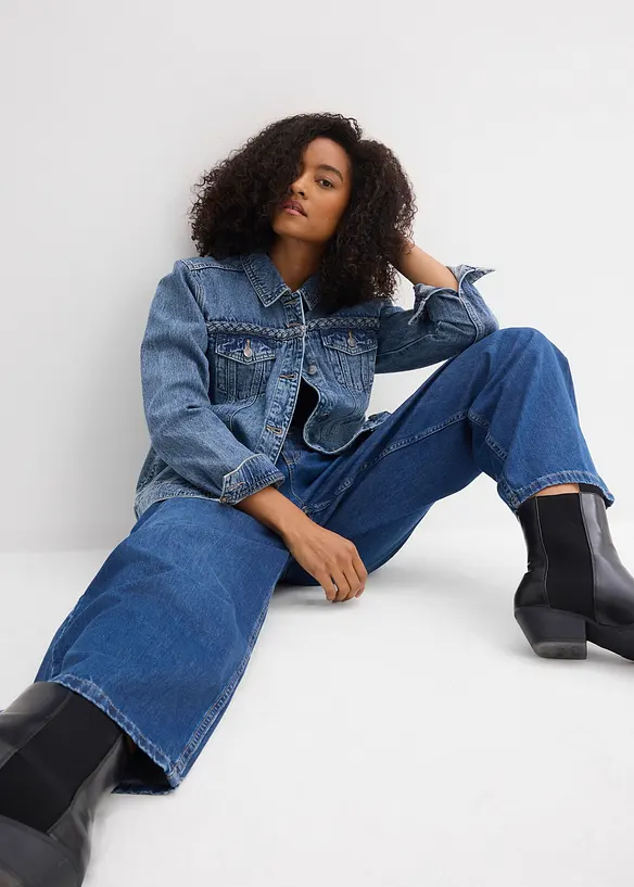 Dž&iacute;nov&aacute; bunda s propl&eacute;tan&yacute;m detailem, bonprix