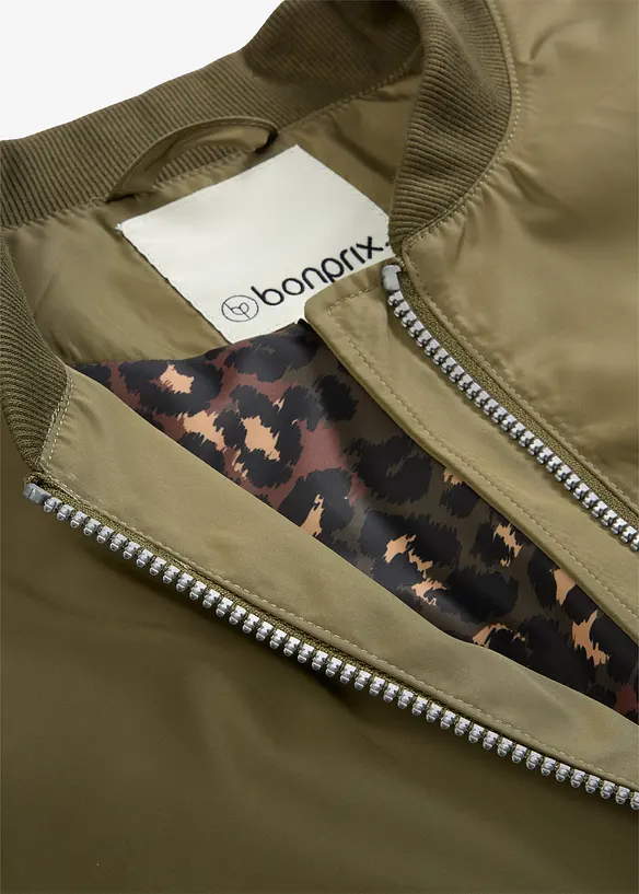 &Scaron;irok&aacute; leteck&aacute; bunda s pod&scaron;&iacute;vkou s leopard&iacute;m vzorem, bonprix